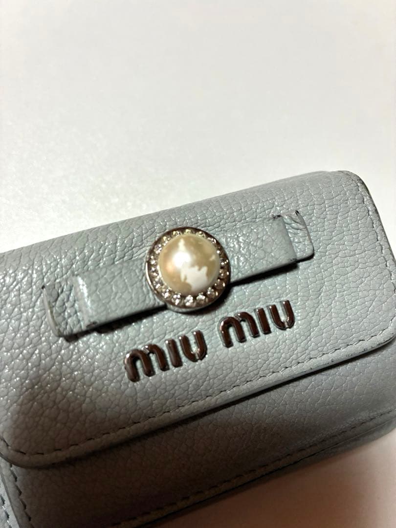 miu miu ミュウミュウ 三つ折り財布 マドラス パール ビジュー 水色