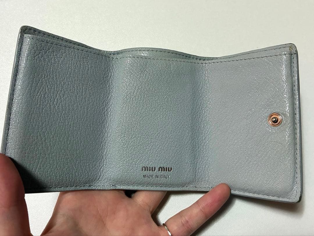 miu miu ミュウミュウ 三つ折り財布 マドラス パール ビジュー 水色