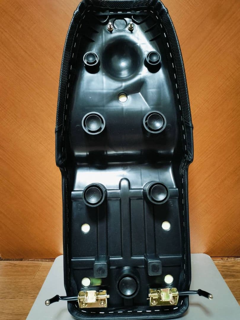 アウトスタンディング製 ダブルシート スーパーカブ クロスカブ