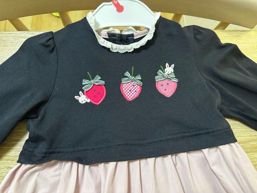 familiar うさぎ　いちご　ワンピース　90cm