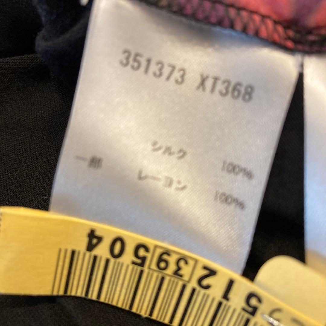 最終価格お値下げしましたグッチレディース花柄 半袖Tシャツ 黒/赤/紫