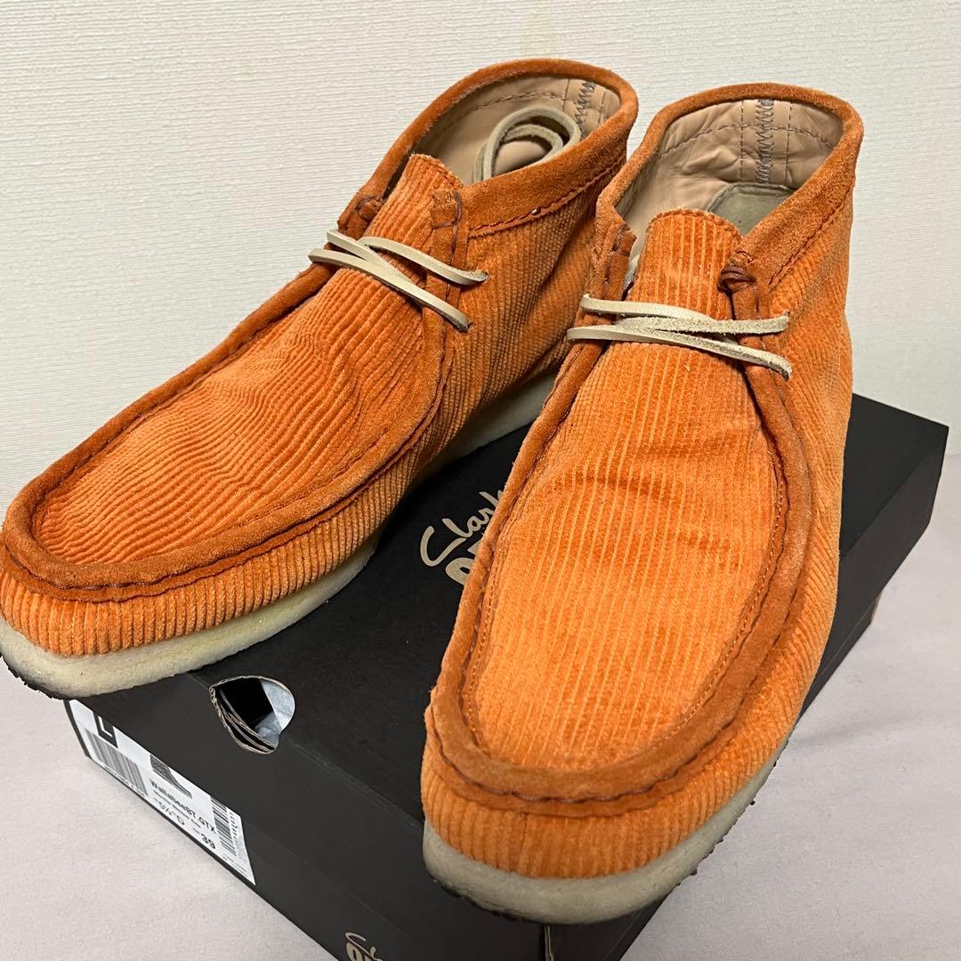 Clarks オレンジコーデュロイ　ワラビー
