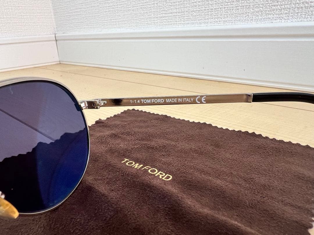TOM FORD サングラス　ティアドロップ
