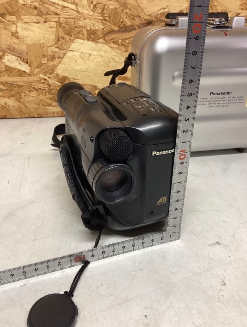 パナソニック製ビデオカメラ本体 動作未確認（O49）