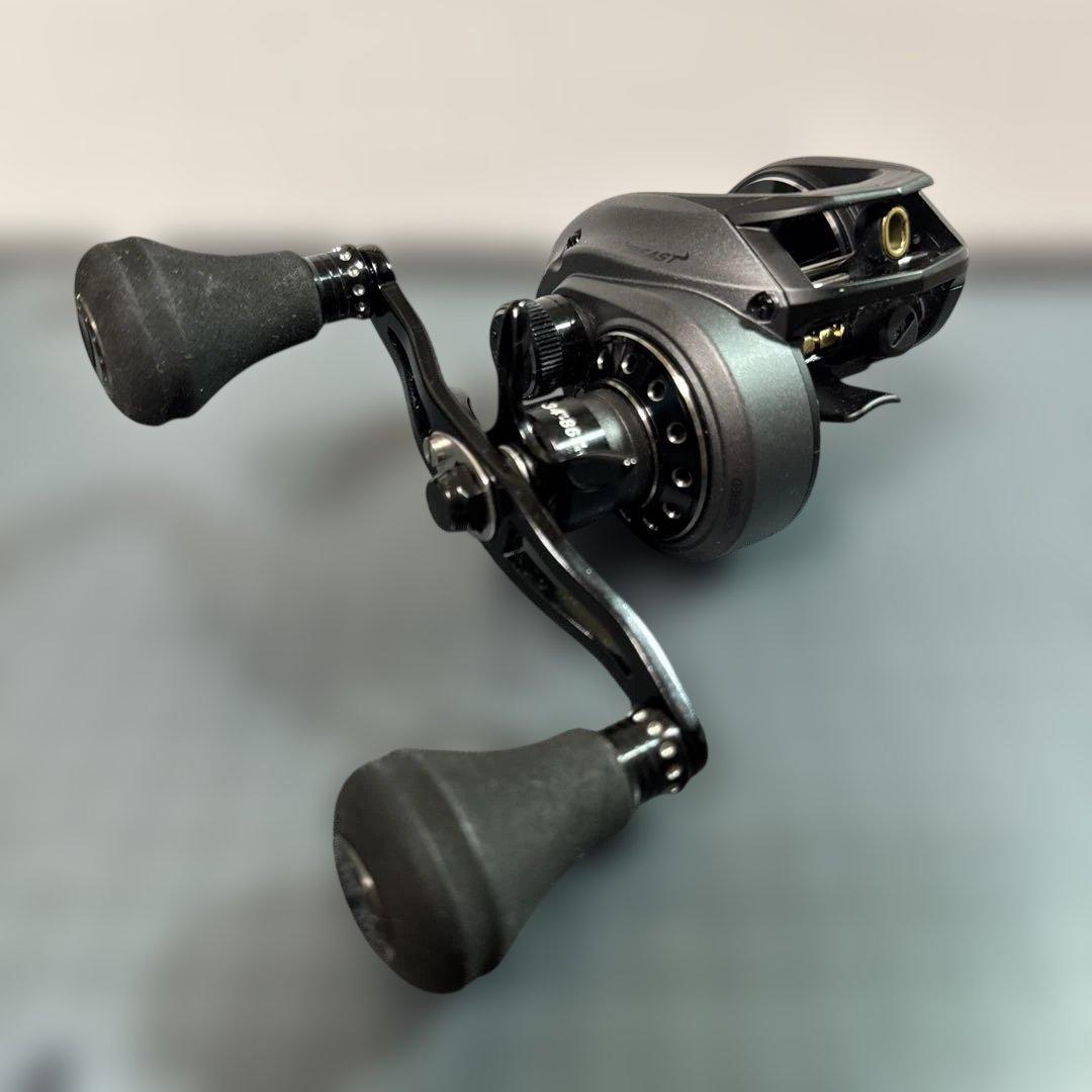 \"仝\"アブガルシア レボビースト40-HS 右巻 美品