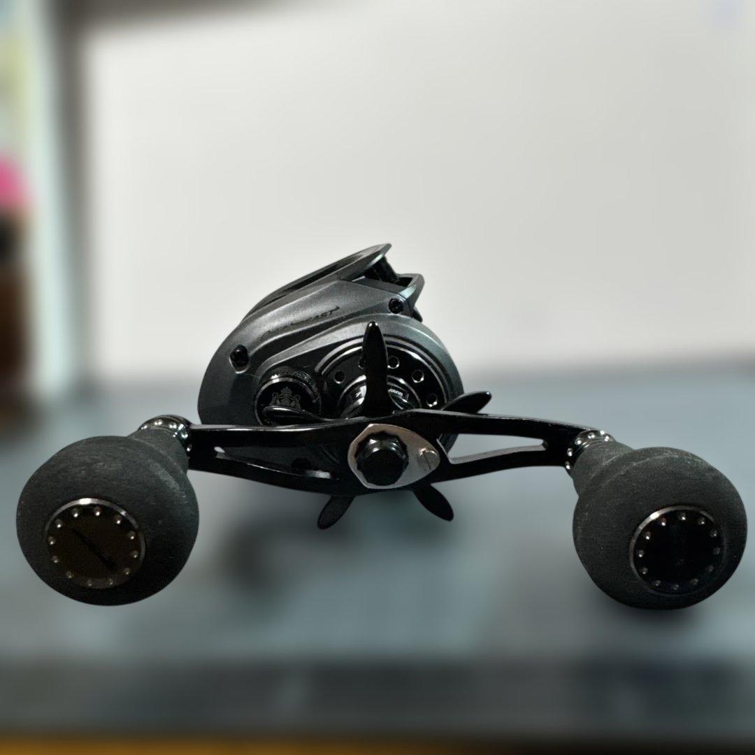 \"仝\"アブガルシア レボビースト40-HS 右巻 美品