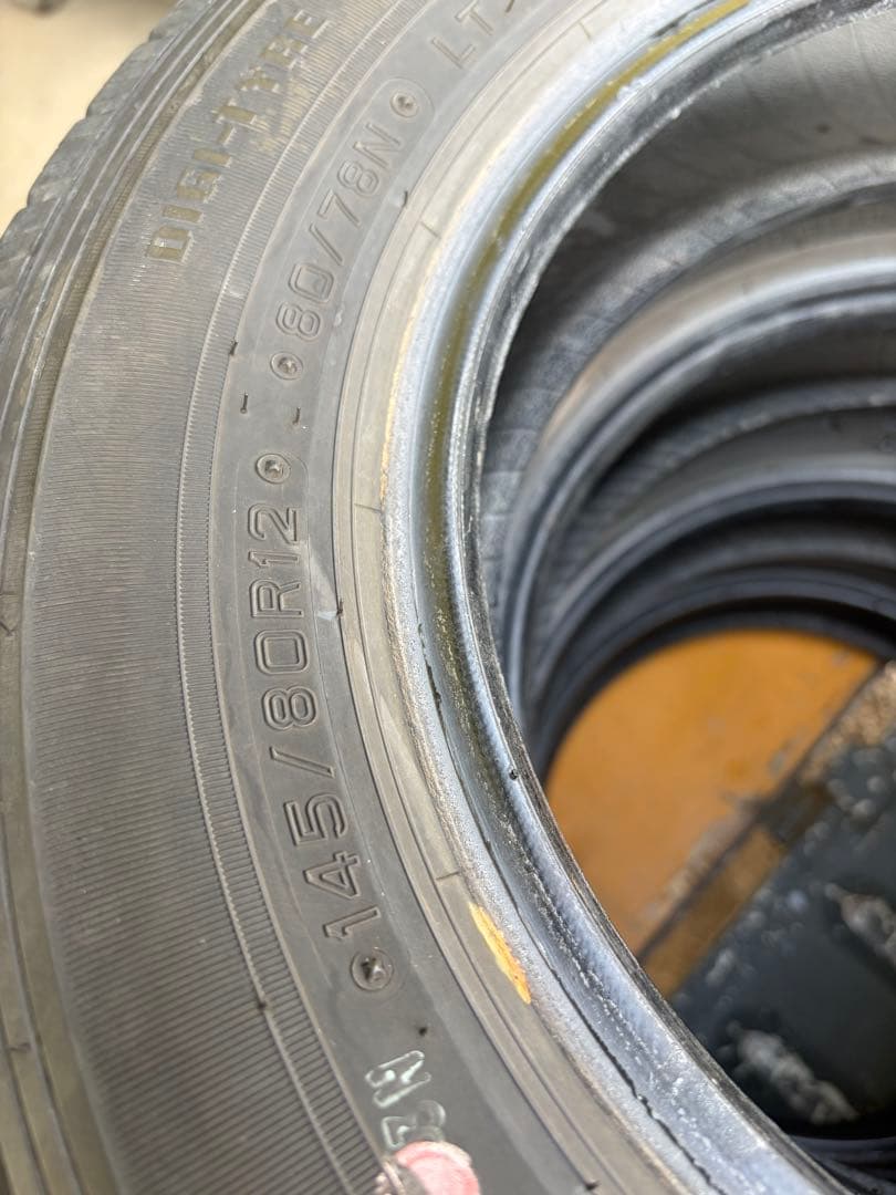 送料無料。溝有り。軽トラ。 国産ダンロップ145/80R12夏タイヤ4本セット。