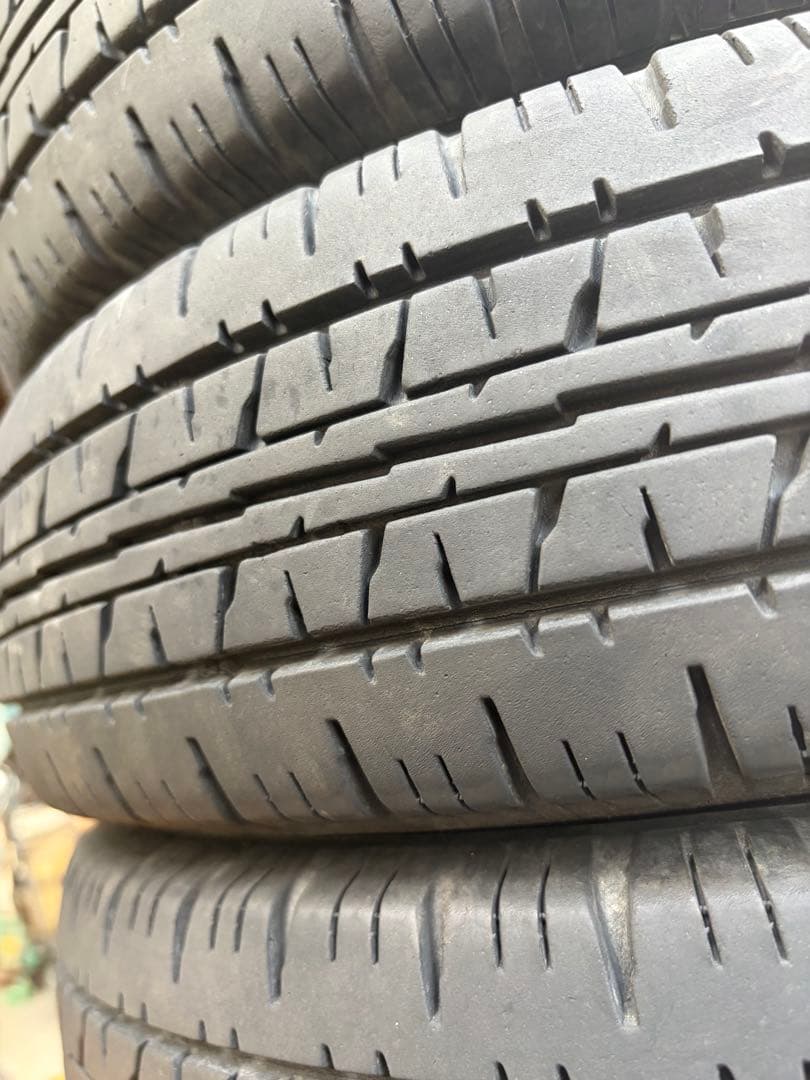 送料無料。溝有り。軽トラ。 国産ダンロップ145/80R12夏タイヤ4本セット。