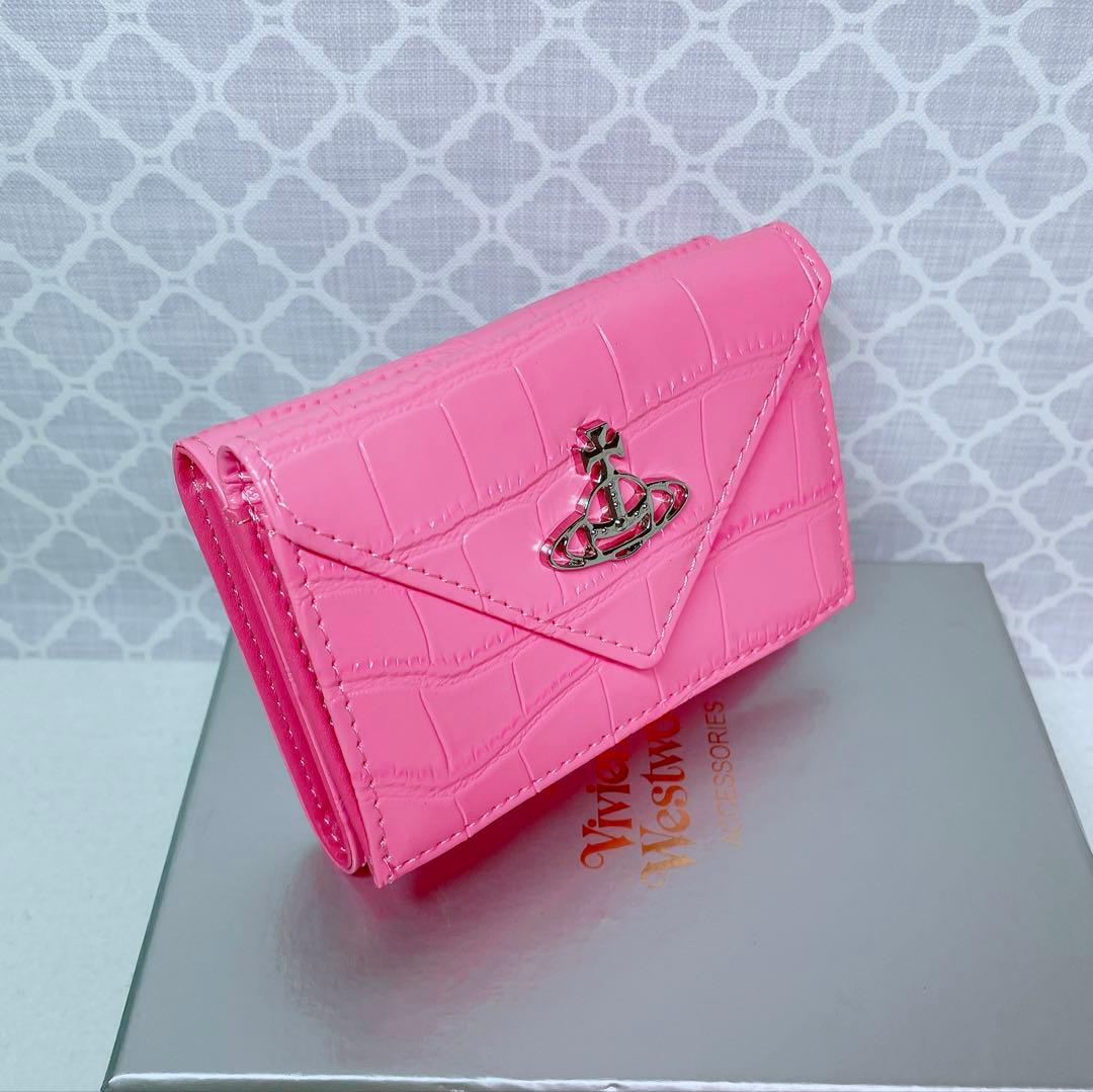 新作✨️【内柄も素敵☆最新】Vivienne Westwood 三折財布