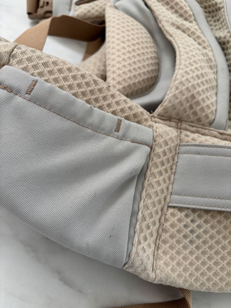 ergobaby 抱っこ紐 ベージュ メッシュ オムニブリーズ
