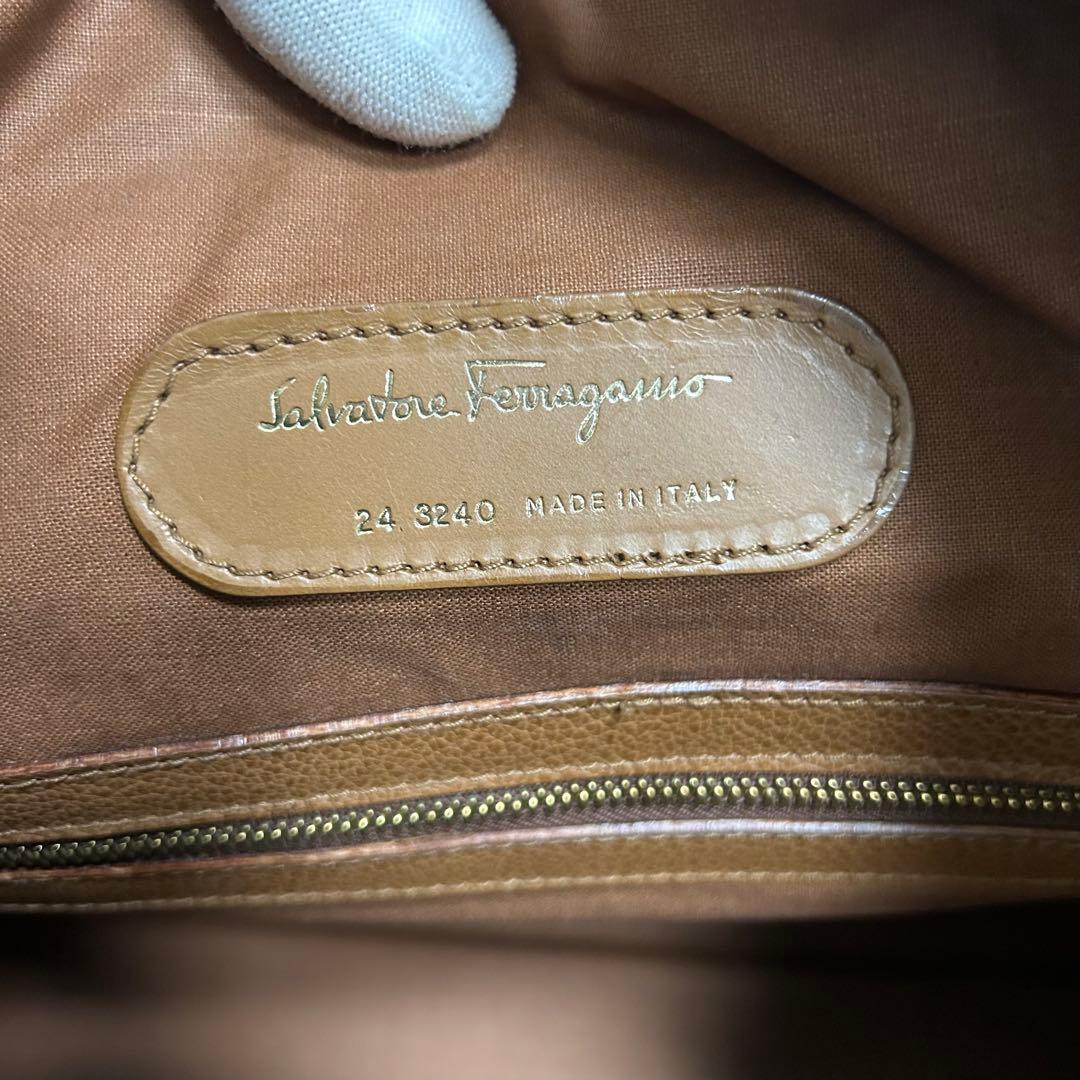 Salvatore Ferragamo フェラガモ　レザー ボストンバッグ