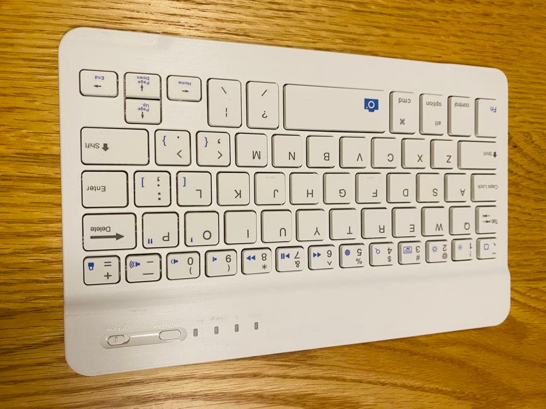 iPad mini 4 シルバー 64GB + Bluetoothキーボード