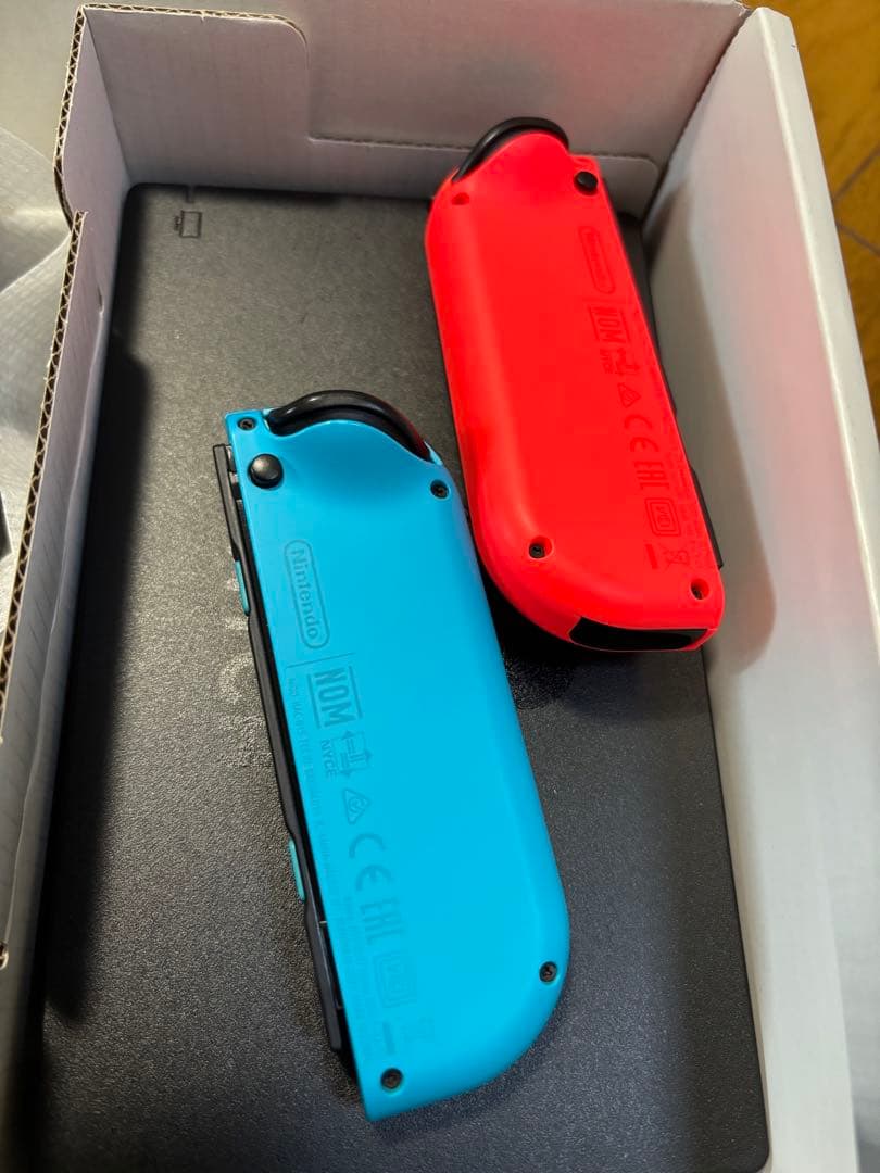 Nintendo Switch 本体 本体カバー付
