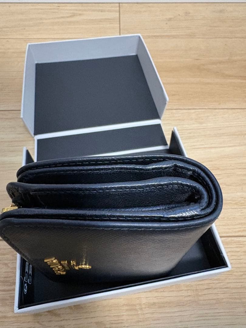 正規品　PRADA プラダ　財布　サフィアーノ　２つ折り