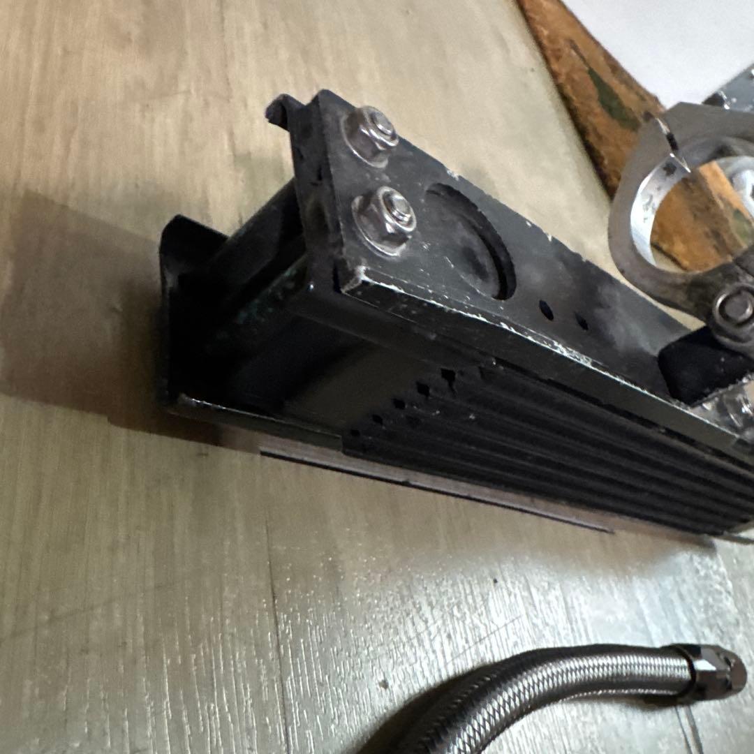 sr400 アクティブ　縦型オイルクーラー アルミ製 ブラック