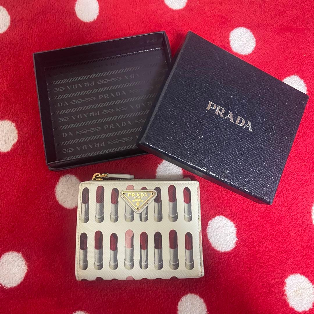 PRADA リップスティックデザイン 二つ折り財布