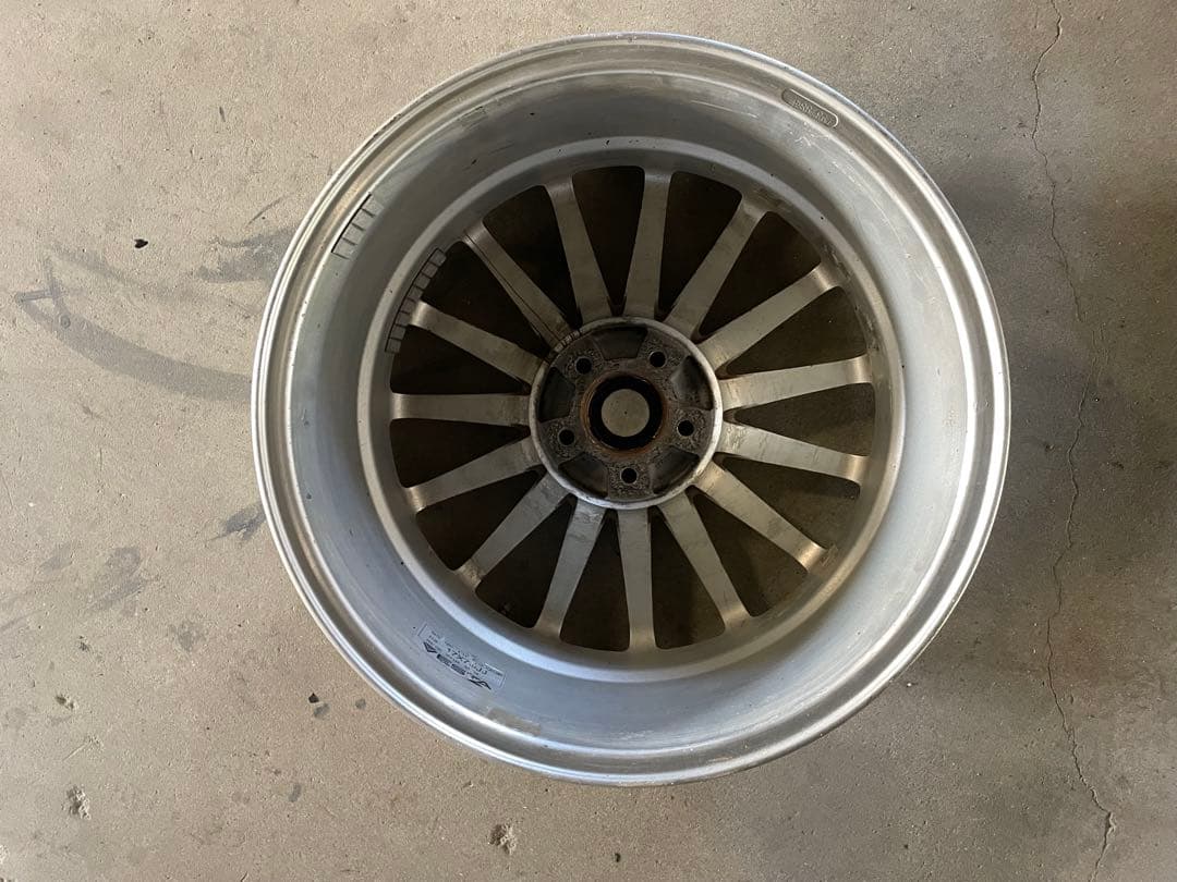 RAYS ベルサスツーリズモ 17インチ 7J PCD100