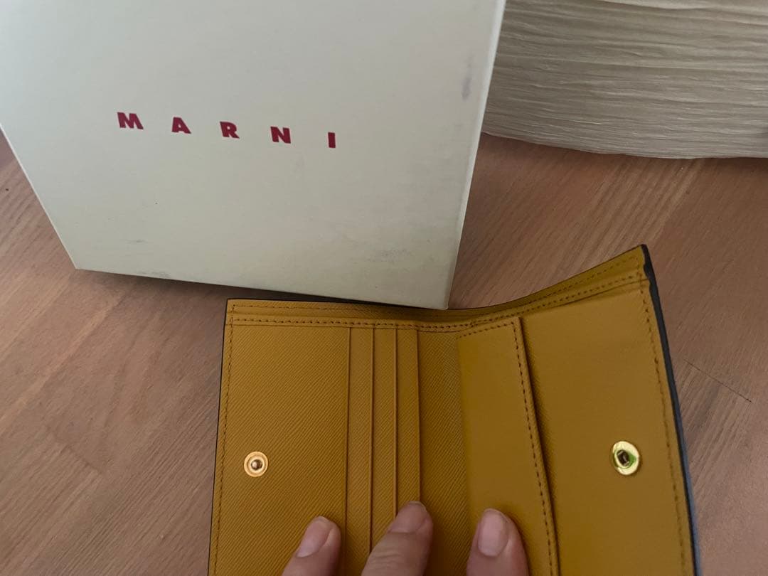 【未使用品】MARNI(マルニ) バイフォールドウォレット