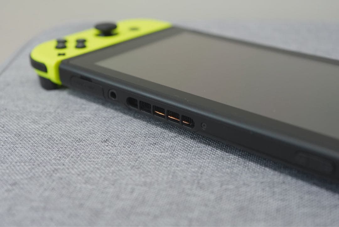 【美品】Nintendo Switch 本体 赤/黄
