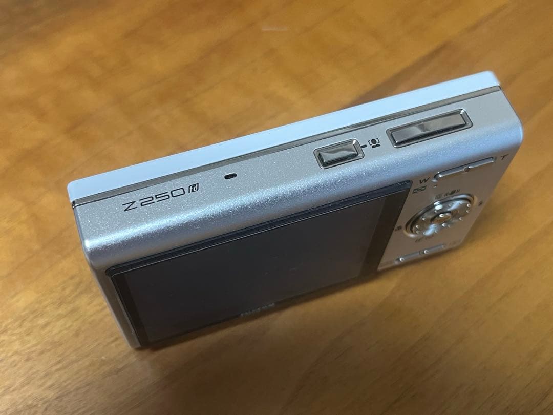 【稼動品】FUJIFILMデジタルカメラ FINEPIX Z250fd ホワイト