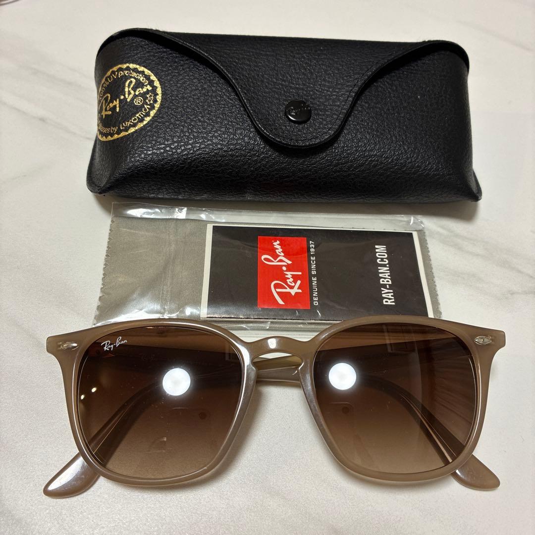 Ray-Ban ベージュ サングラス