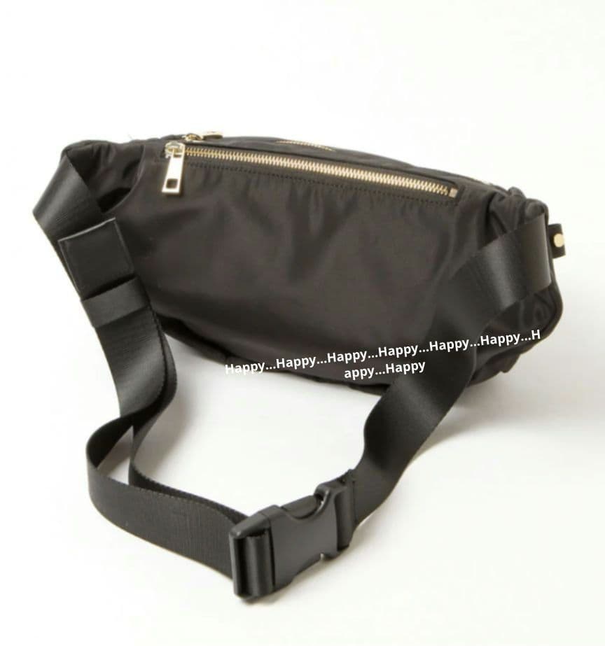 タグ付き★新品未使用♪キレイめボディBAG ブラック （ツヤ）ボディバッグ
