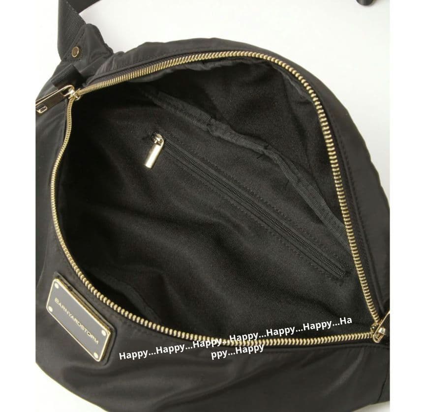 タグ付き★新品未使用♪キレイめボディBAG ブラック （ツヤ）ボディバッグ