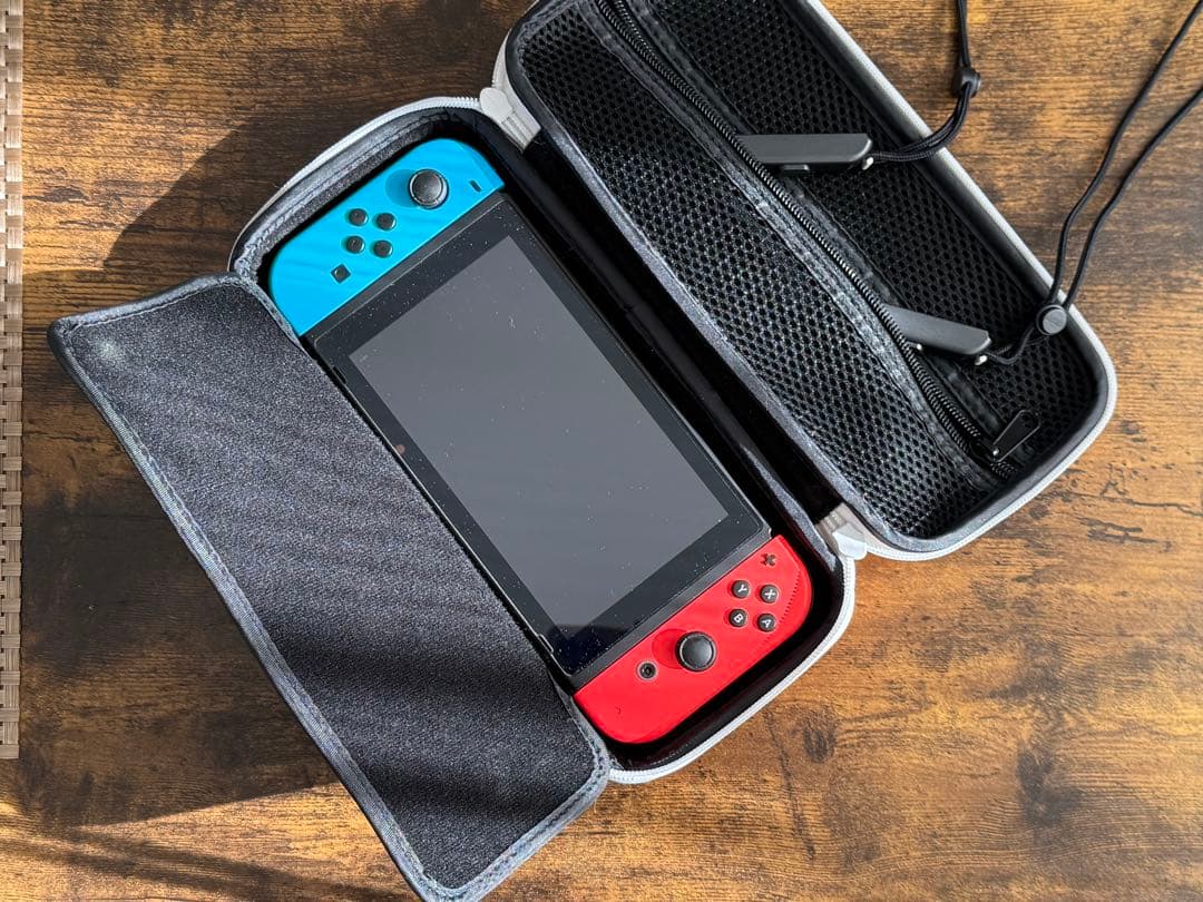 Nintendo Switch 本体 箱付き ブルー/レッド ケース付き