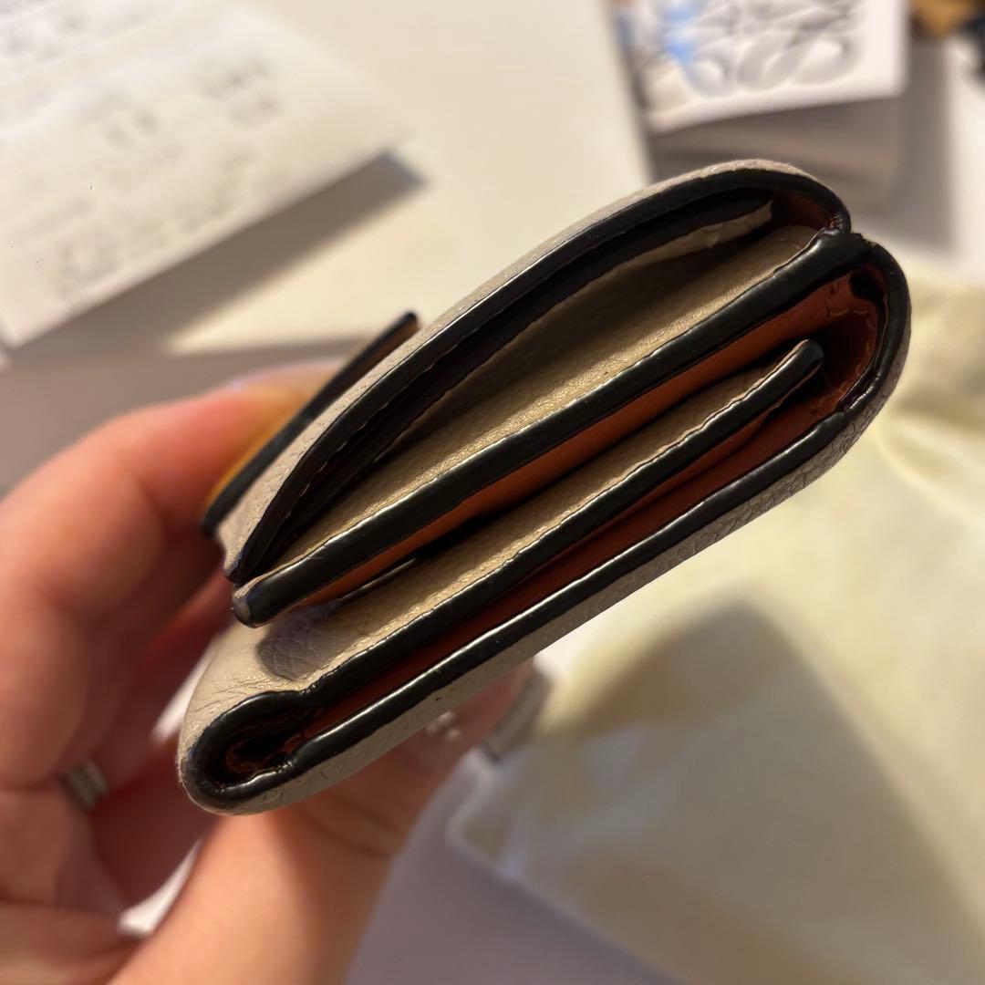 LOEWE 正規品トライフォールドウォレット 三折り ライトオーツ ハニー