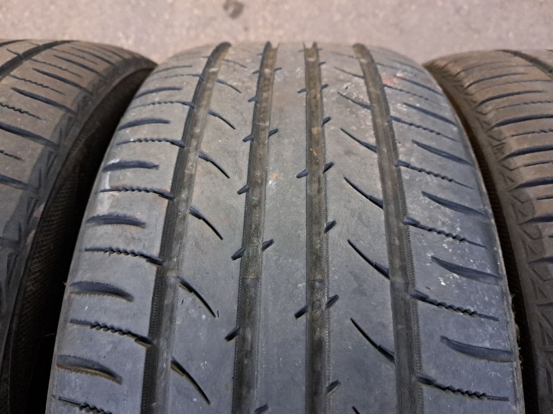 バリ山！225/45R17×4本！TOYOナノエナジー3プラス！送料￥300
