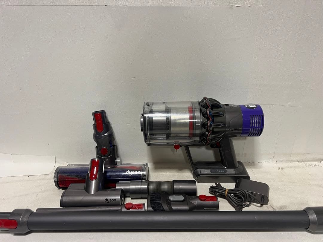動作品ダイソンコードレス掃除機 dyson sv12 V10 r