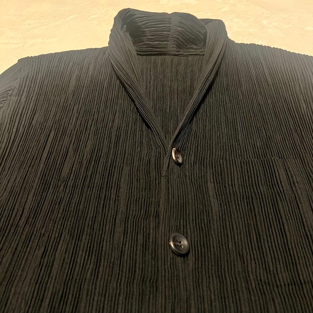 北*ン様 【美品】ISSEY MIYAKE プリーツ加工 中綿 ジャケット ショ