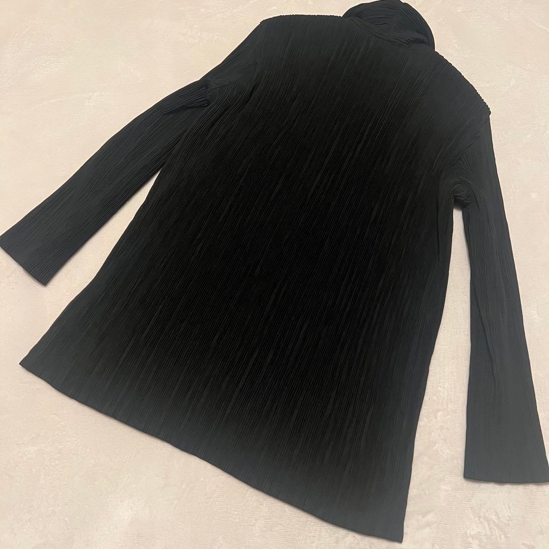 北*ン様 【美品】ISSEY MIYAKE プリーツ加工 中綿 ジャケット ショ