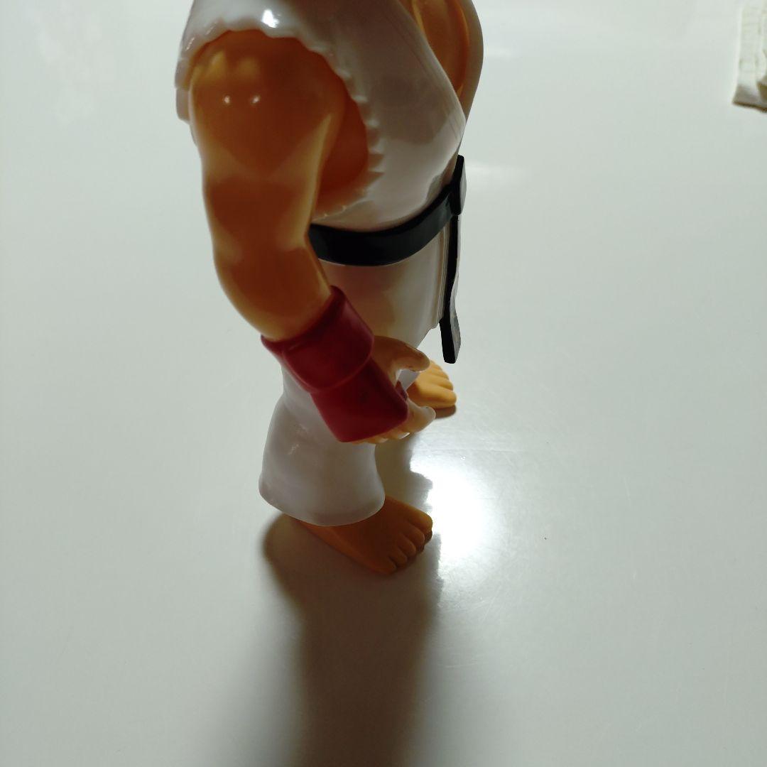 リュウ フィギュア 白い道着 バンダイ