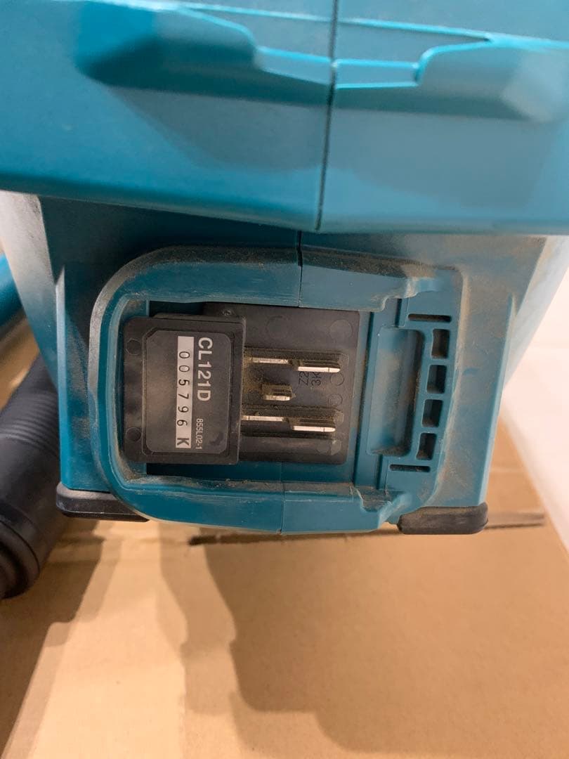 大幅お値下げ マキタ 充電式掃除機 小型 中古品