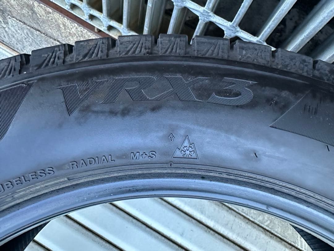 ブリヂストン VRX3 スタッドレスタイヤ 225/55R18 ×1本