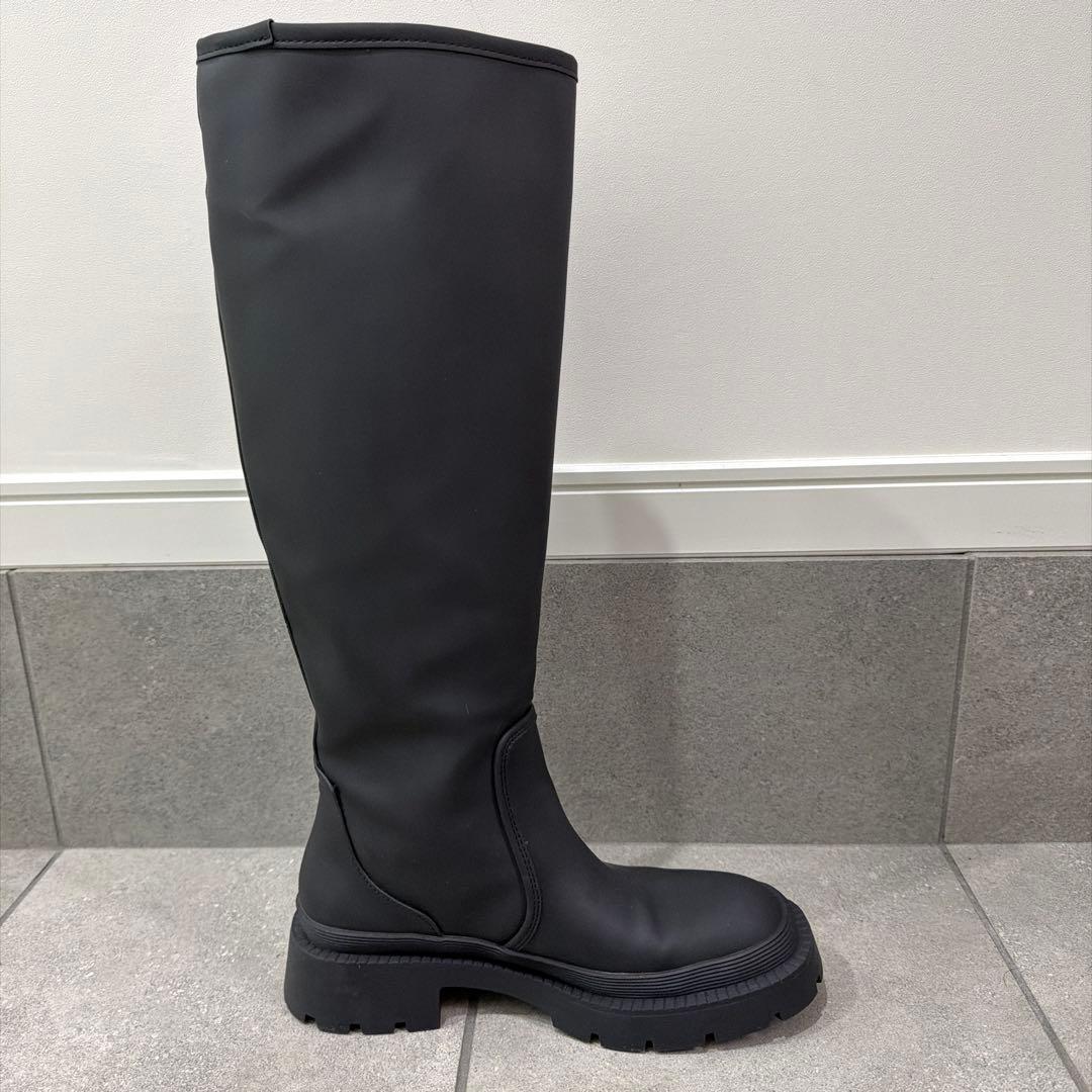 ZARA ラバーフラットロングブーツ 39