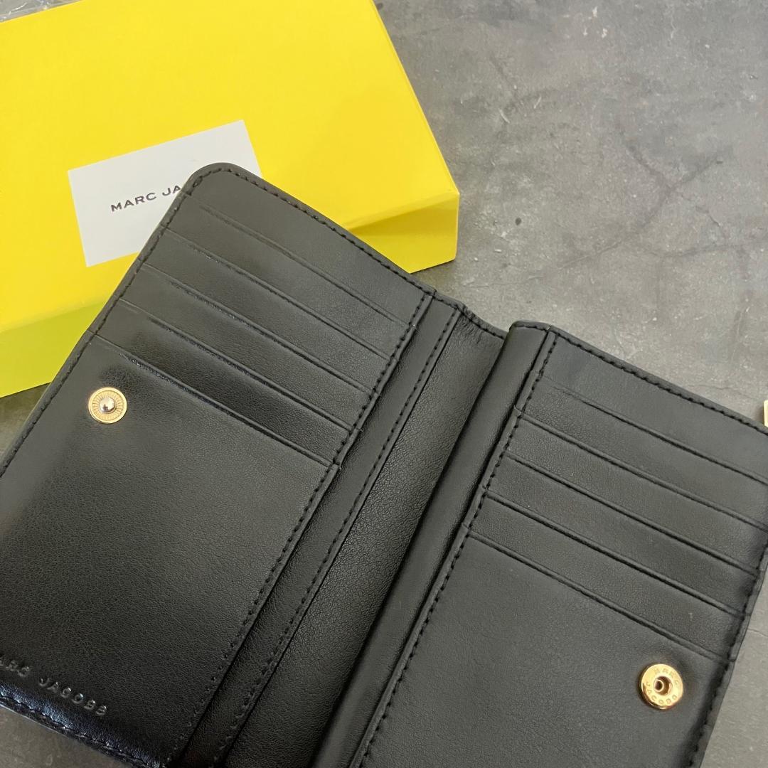 ☆未使用　MARC JACOBS マークジェイコブス　財布　二つ折り　バイカラー