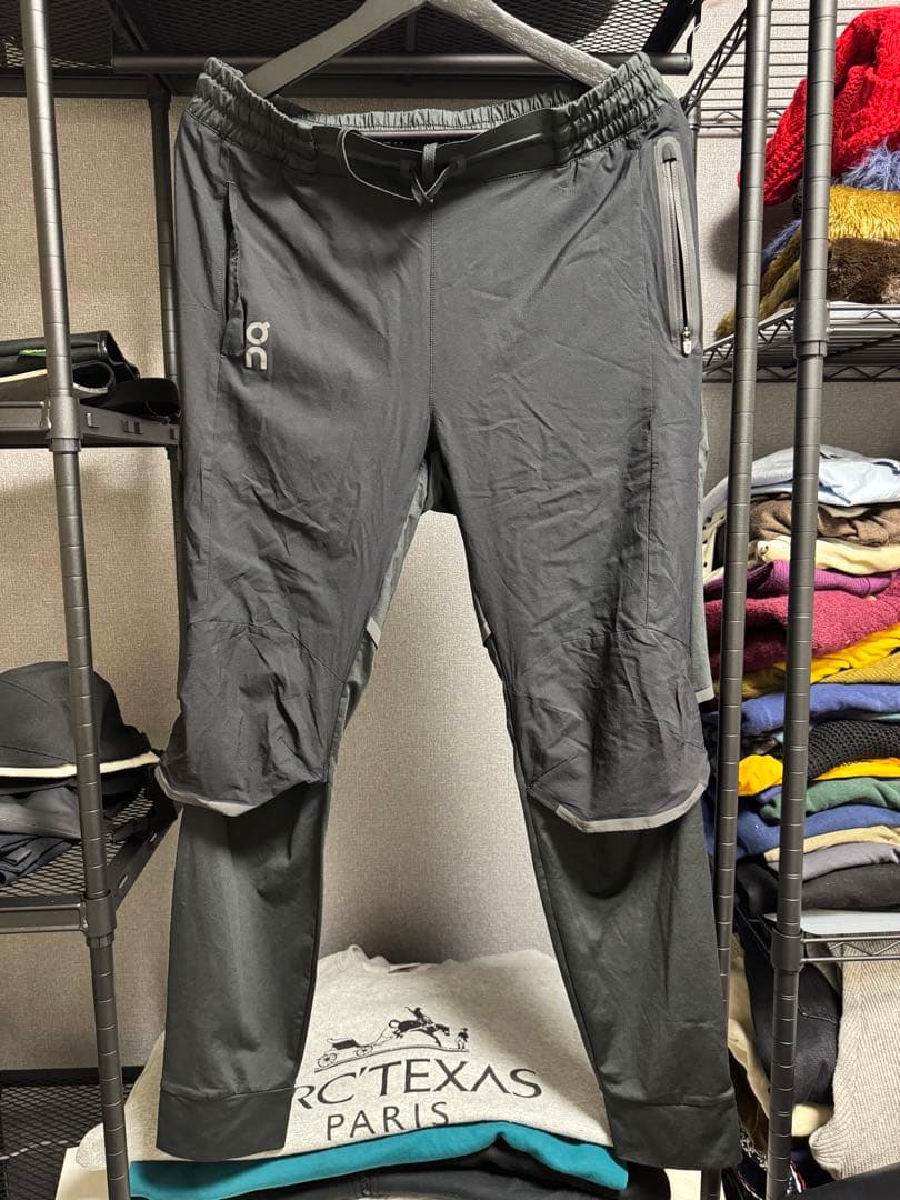 【美品】On メンズ ランニングパンツ ブラック 海外M（日本L）