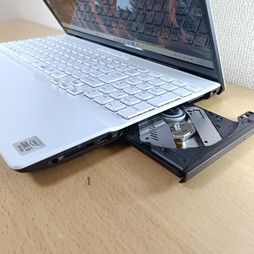 【美品】10世代 Corei5 Win11 ノートパソコン SSD 32GB 白