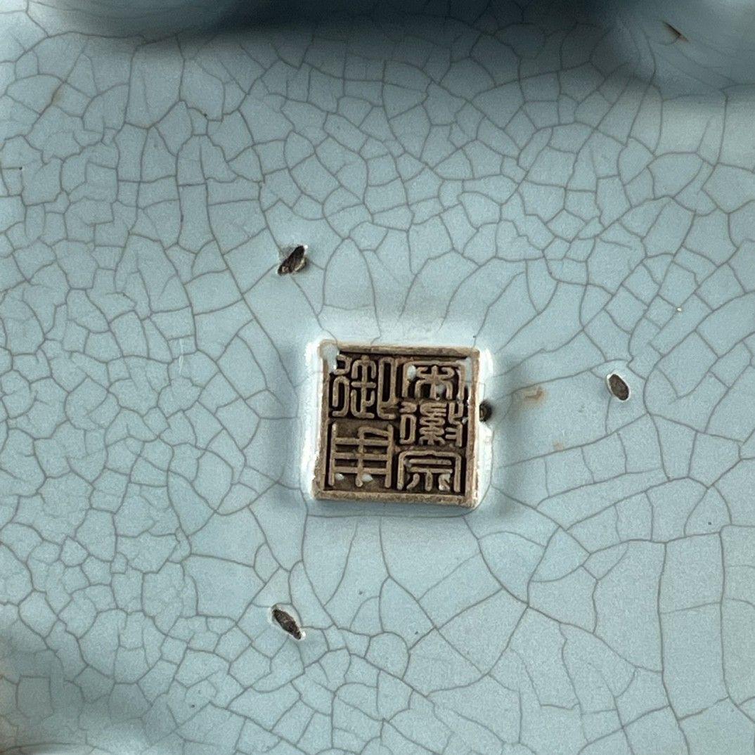 宋汝窯天青釉四足鼎  香炉   装飾品 現代工芸品 美術品 置物