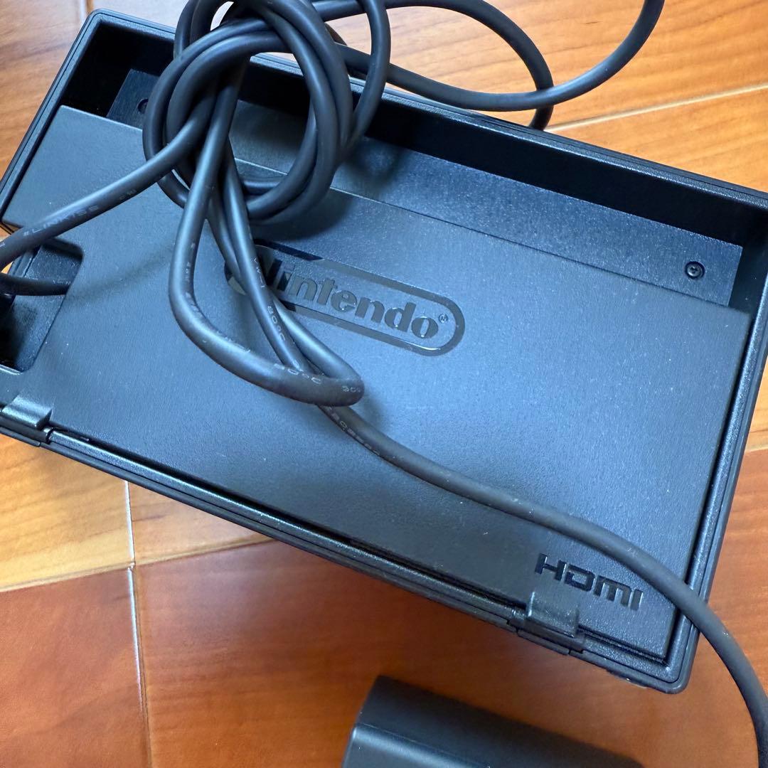 【美品】任天堂 スイッチ 本体 ネオンレッド ブルー 画面傷なし コントローラー
