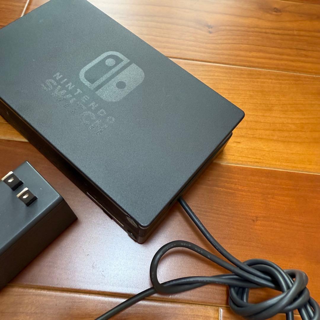【美品】任天堂 スイッチ 本体 ネオンレッド ブルー 画面傷なし コントローラー