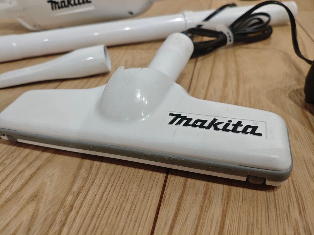 Makita CL107FD 充電式クリーナー