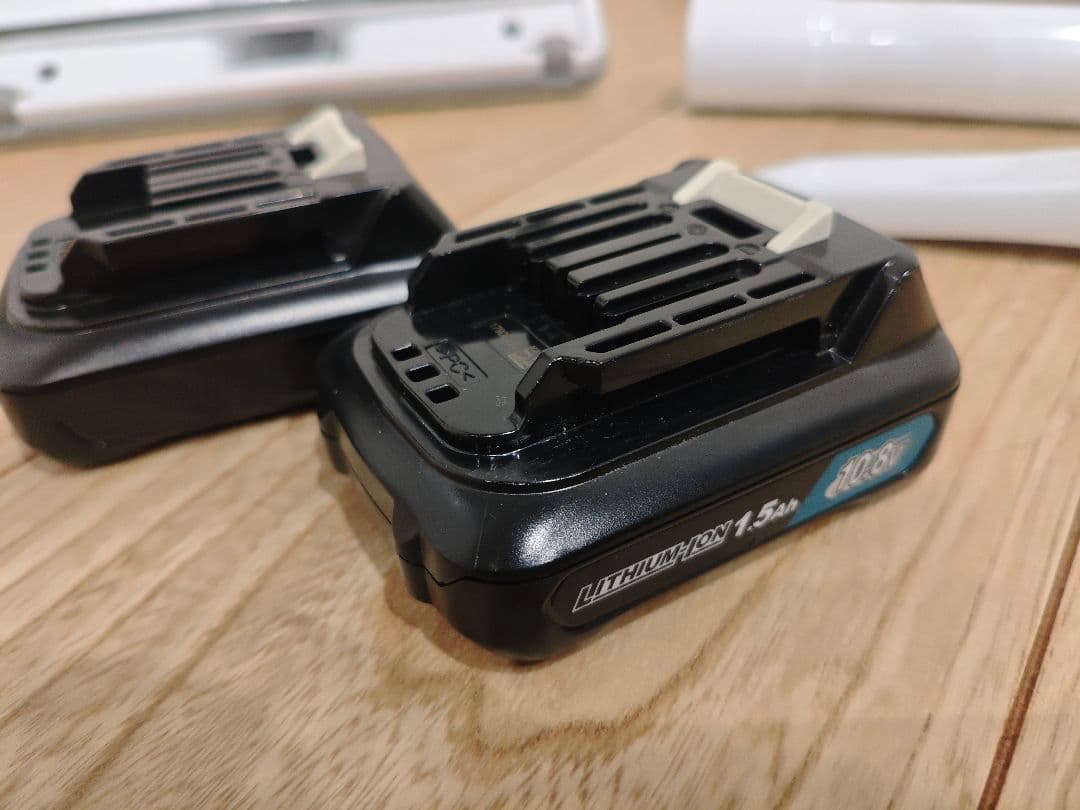 Makita CL107FD 充電式クリーナー