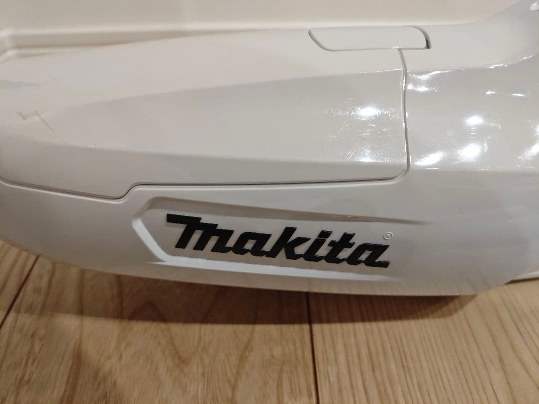 Makita CL107FD 充電式クリーナー