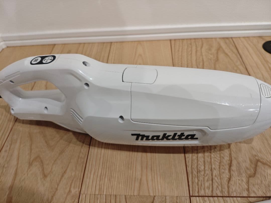 Makita CL107FD 充電式クリーナー