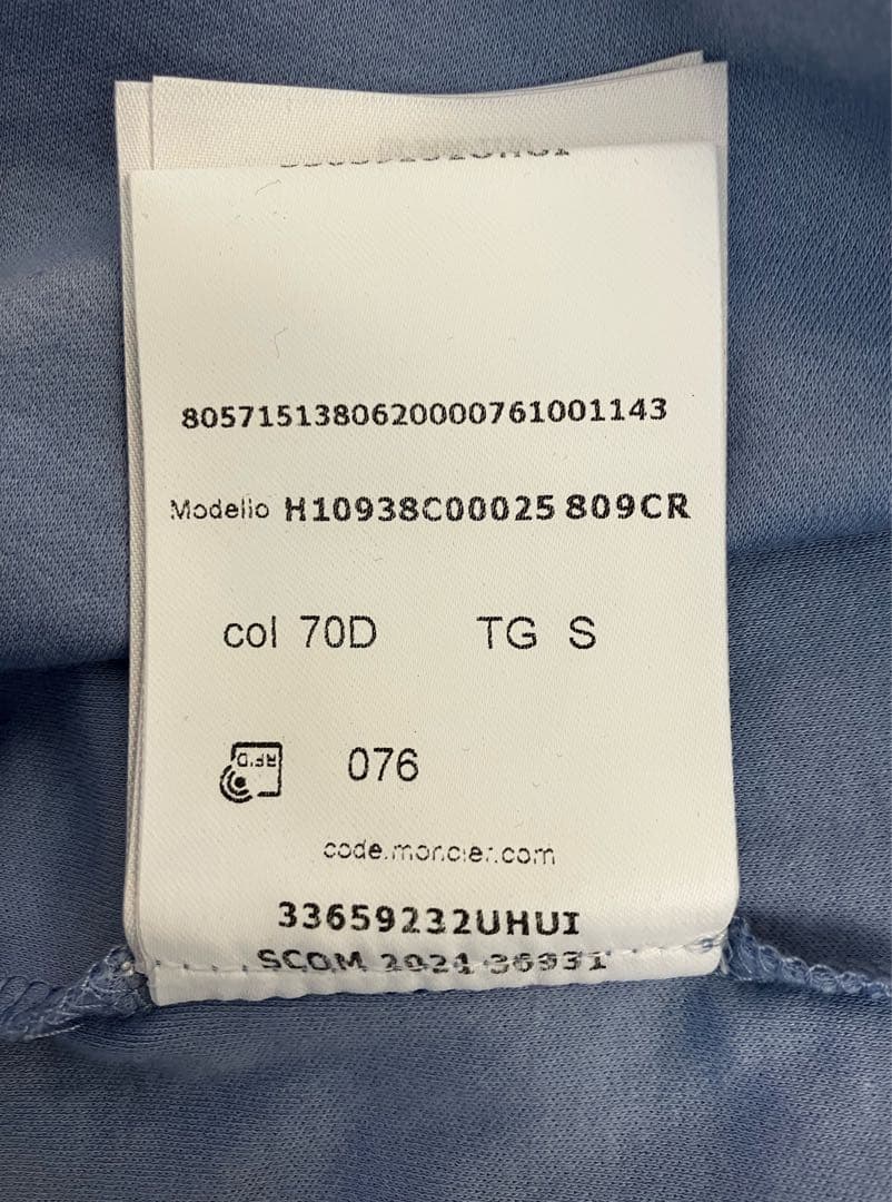 【極美品　正規品認証確認済】MONCLER ロゴTシャツ