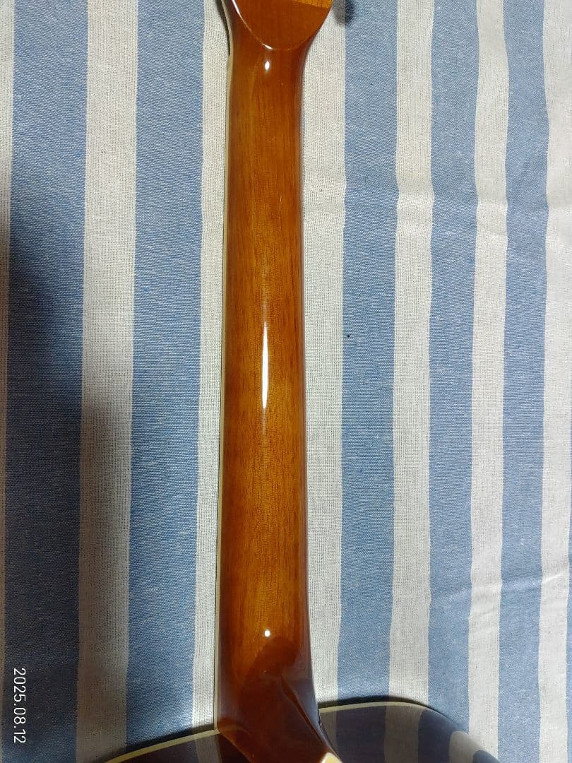 島村楽器のOOOサイズのアコースティックギターLUMBER LF3VS美品です。