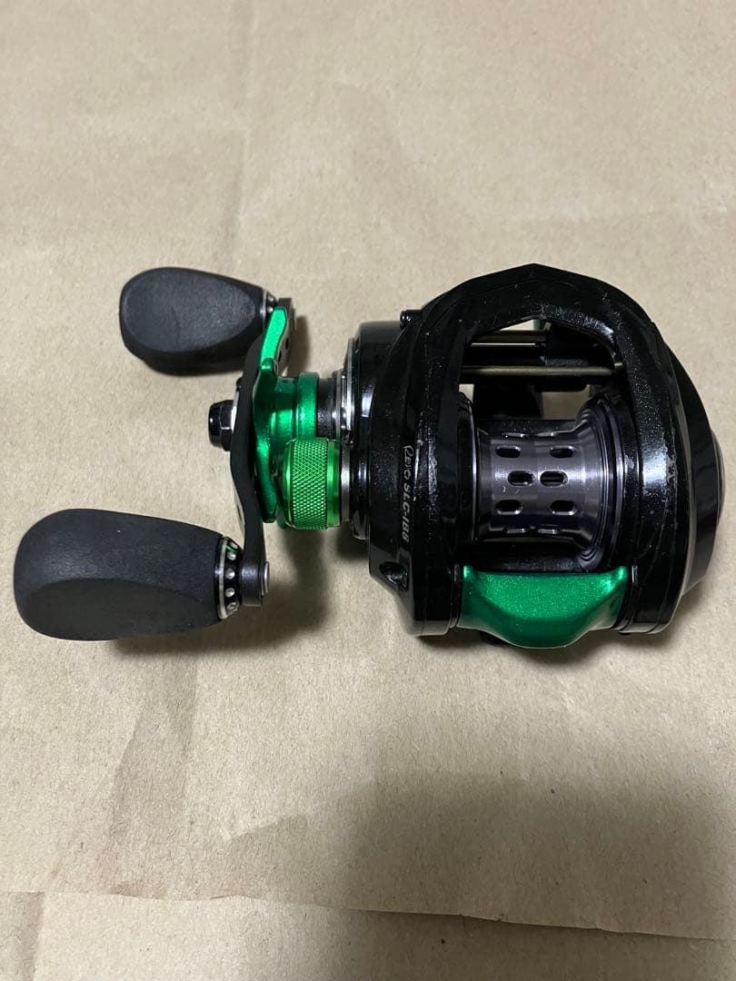アブガルシア　REVO SLC-IB8 左巻き　グリーン